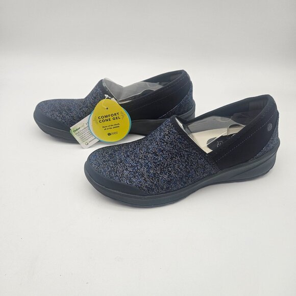 BZees Blue Slip On Comfort Loafer Sneaker Womens Sz 7 NEW - Picture 2 of 8